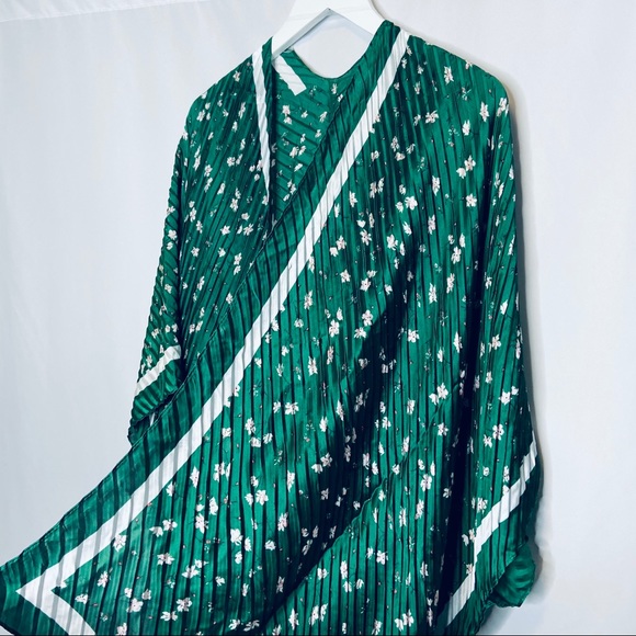 NWT Banana Republic Crinkle Wrap in Emerald Green - Picture 5 of 8